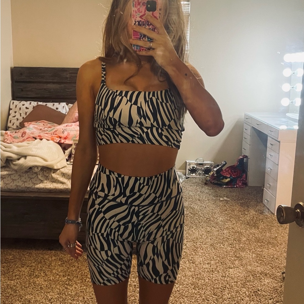 SAGE COLLECTIVE WOMANS WORKOUT SET